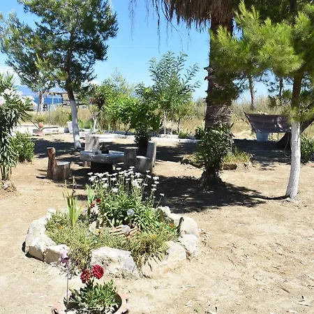 Bouka Beachfront Апартаменты *